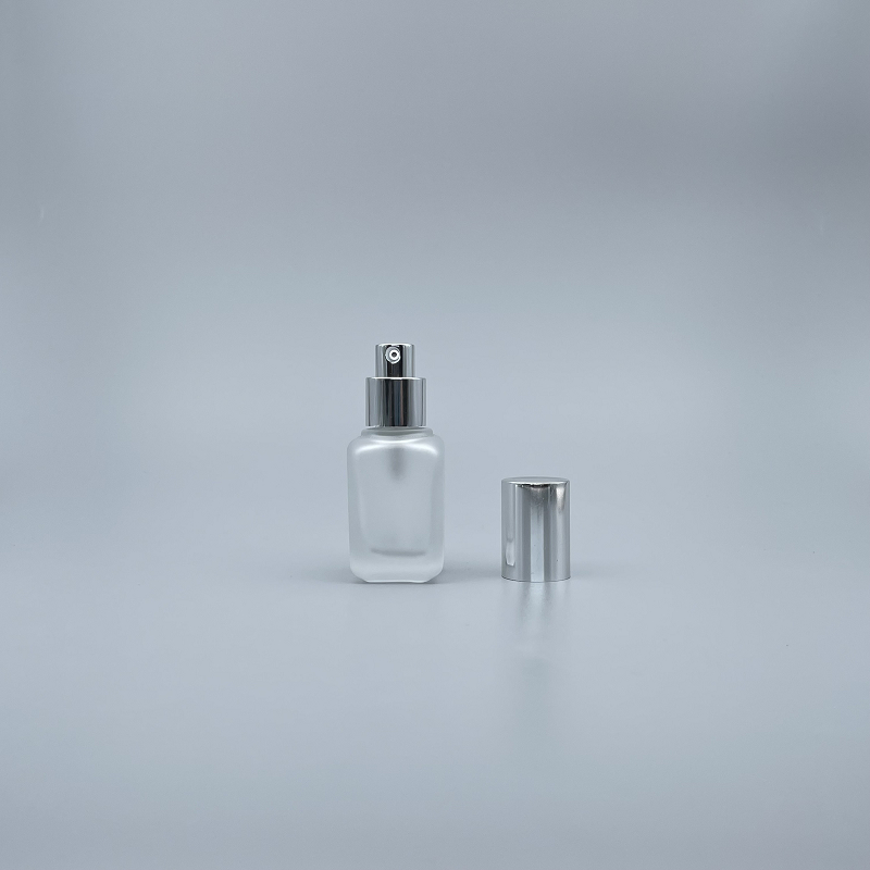 四角型 壓瓶 毛玻銀蓋 30ml L-0301